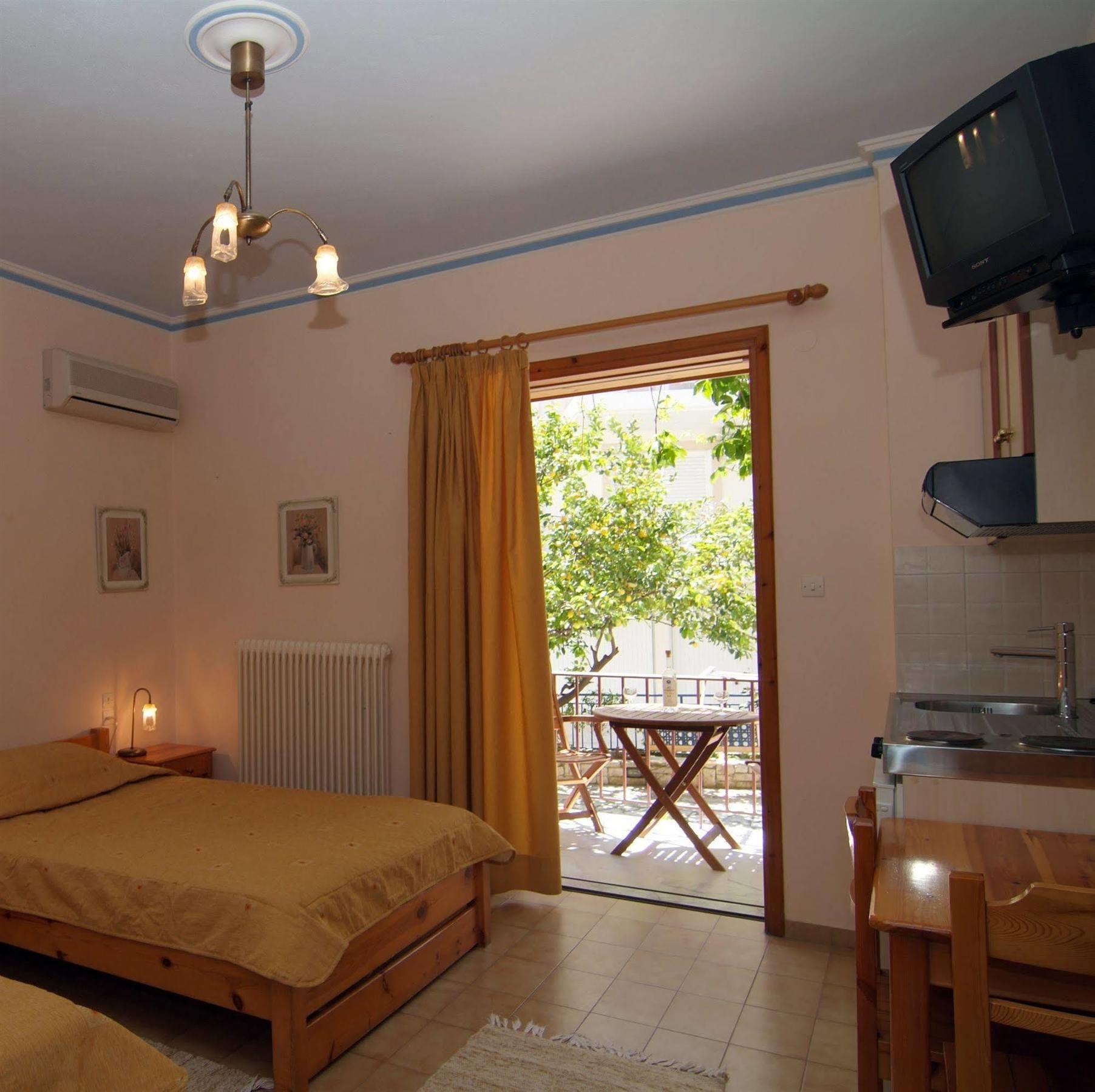 Studios Maria Parálion Ástros Extérieur photo